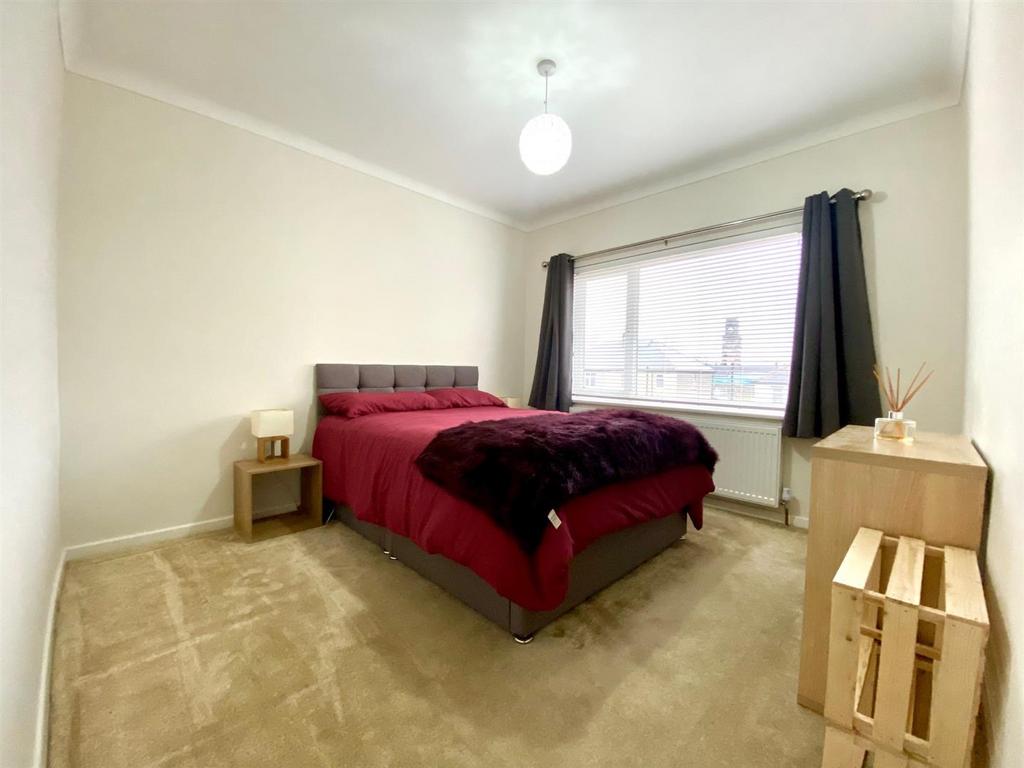Bed 2.jpg