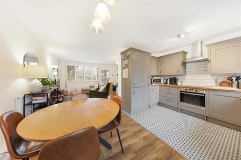 2 bedroom terraced house for sale, Carston Close, London SE12