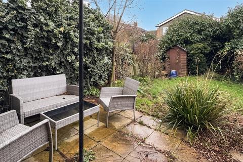15 Carston Close, London, SE12 8DY