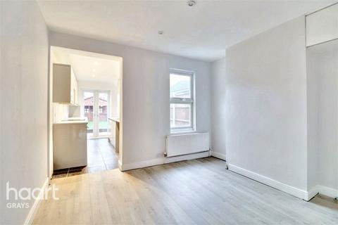 2 bedroom terraced house to rent, Charles Street, Grays