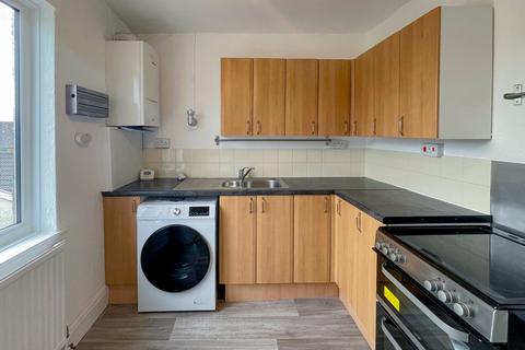 2 bedroom flat to rent, Kellaway Avenue, Bristol BS6