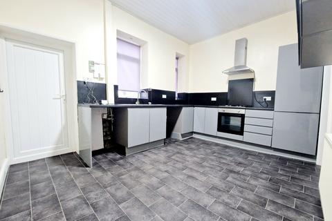 2 bedroom terraced house to rent, Hanson Street, Bury, BL9