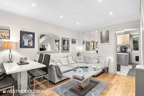 15 Willowdene, Cheshunt, Waltham Cross, EN8 0XD