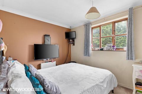 15 Willowdene, Cheshunt, Waltham Cross, EN8 0XD