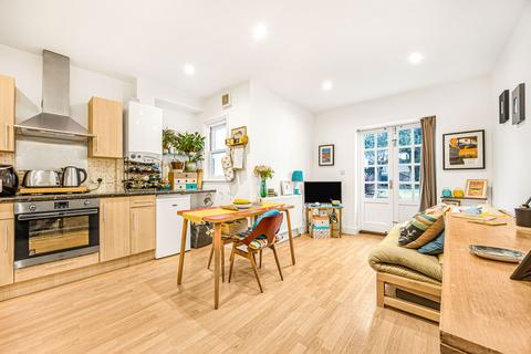 Flat 2, 3 Gloucester Place, Cheltenham, GL52 2RJ