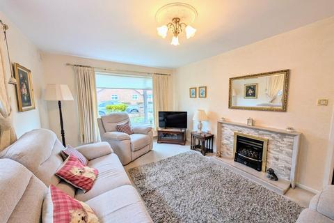 2 bedroom detached bungalow for sale, Woodlands Close, Newark