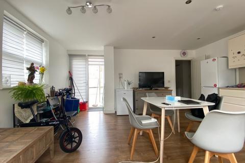 2 bedroom flat to rent, Tottenham, London, N17