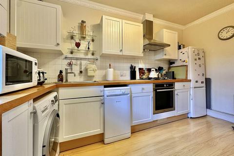 2 bedroom maisonette for sale, Newbridge Road, Bath