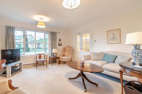 2 bedroom semi-detached bungalow for sale, Finch Green, Cedars Village, Chorleywood WD3