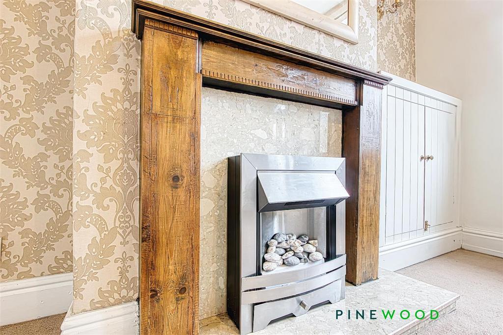 Lounge   fireplace