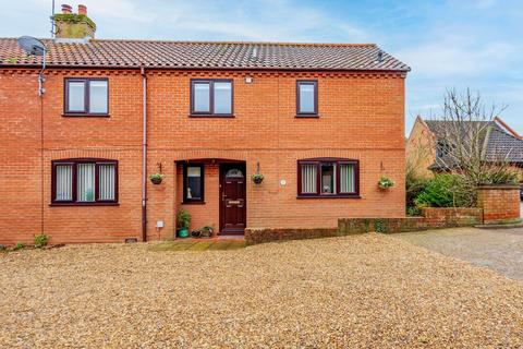 4 bedroom semi-detached house for sale, Manor Court, North Walsham