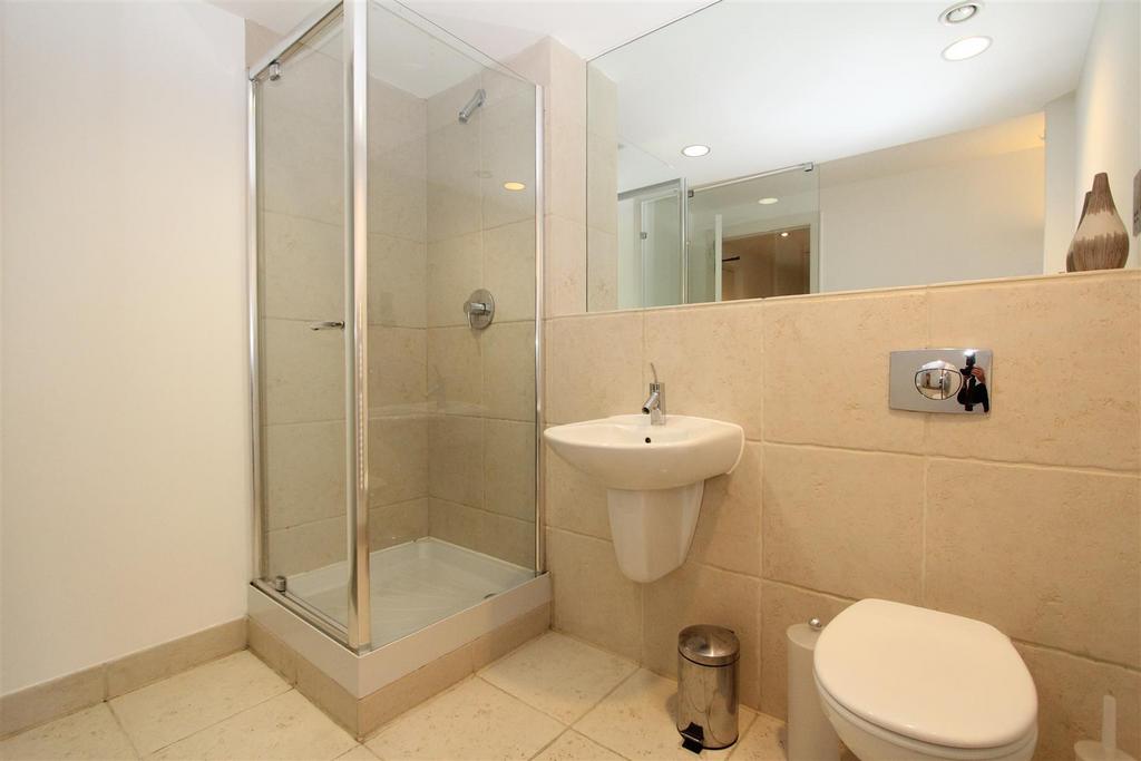 Ensuite.JPG