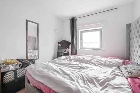 2 bedroom flat for sale, Hutchings Street, Tower Hamlets, London, E14