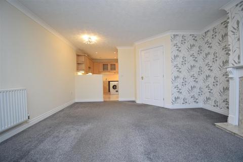 2 bedroom flat to rent, Benton Mews, Wakefield WF4