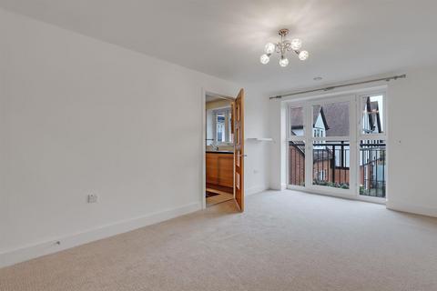 2 bedroom apartment for sale, 79 Limpsfield Road, Sanderstead, South Croydon