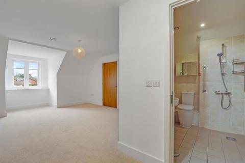 2 bedroom apartment for sale, 79 Limpsfield Road, Sanderstead, South Croydon