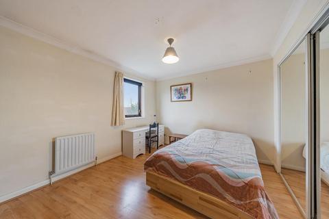104 Plover Way, London, SE16 7TZ