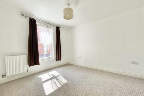 8 Veale Drive, Exeter, EX2 5GW