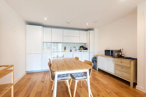 2 bedroom flat to rent, Bramah Road, Oval, London, SW9