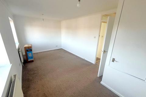 2 bedroom terraced house to rent, Orchard Way, Addlestone KT15