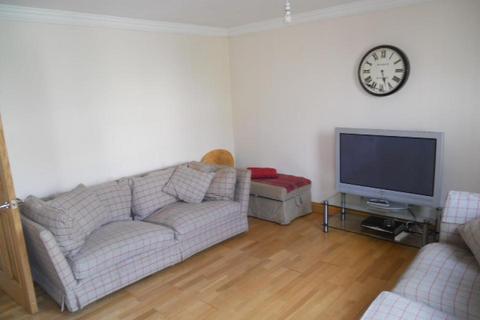 2 bedroom flat to rent, Caledonian Crescent, Edinburgh, EH11