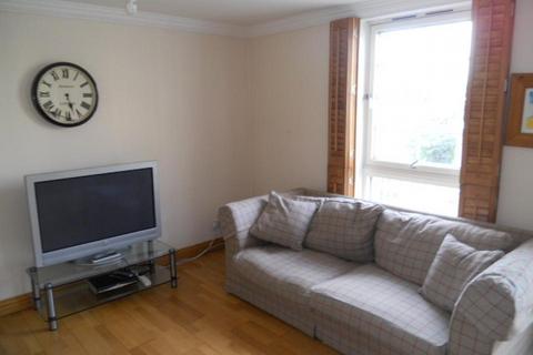 2 bedroom flat to rent, Caledonian Crescent, Edinburgh, EH11