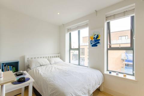 Flat 10, 90 Whiston Road, London, E2 8BW