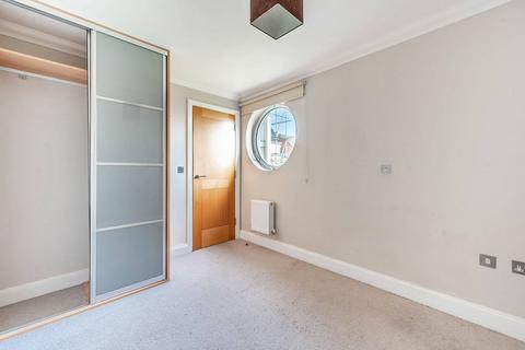 2 bedroom flat for sale, London Road, Stanmore, HA7