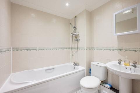 2 bedroom flat to rent, Bewley Street, Colliers Wood, London, SW19