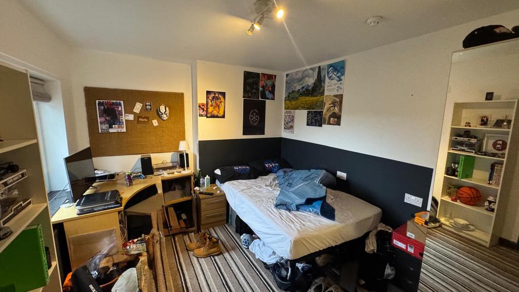 460 bedroom 10 .jpg