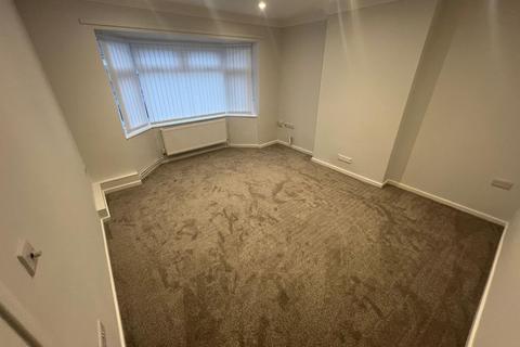 2 bedroom detached house to rent, Robert Avenue, Peterborough PE1