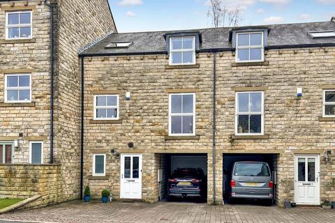 4 bedroom townhouse for sale, Hollingwood Park, Ilkley, LS29