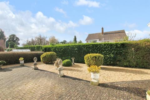 4 bedroom detached bungalow for sale, Rase Lane, Market Rasen LN8