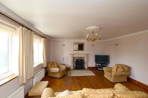 4 bedroom detached house for sale, Rase Lane, Market Rasen LN8