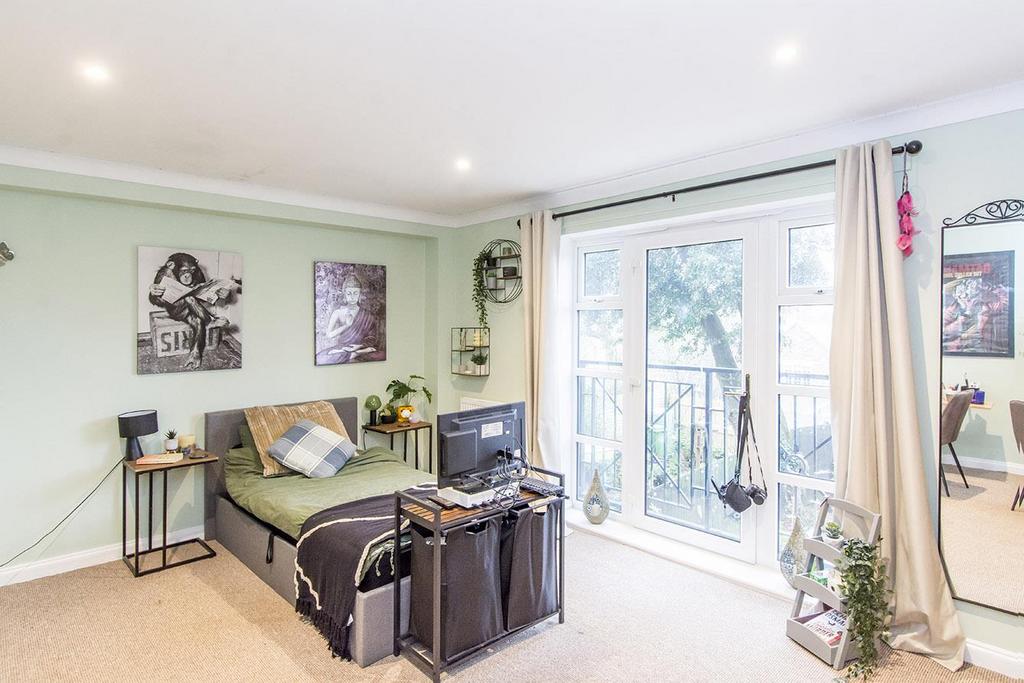Lounge / Bedroom Four
