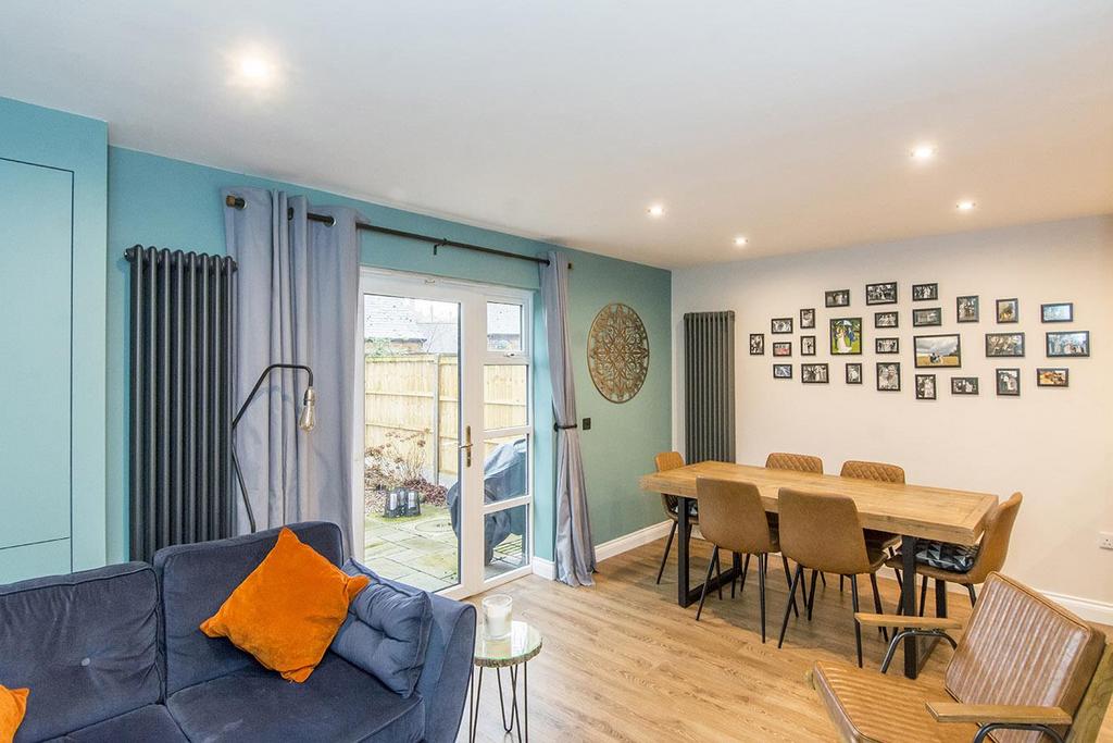 (Dining Area Photo)