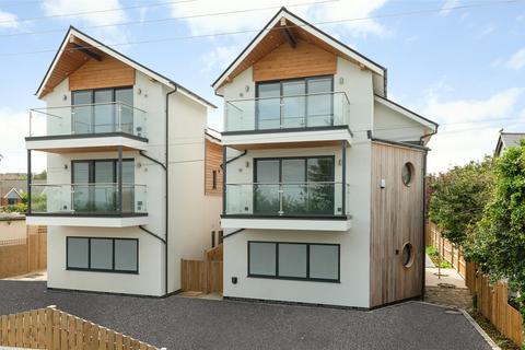4 bedroom detached house to rent, Joy Lane, Whitstable
