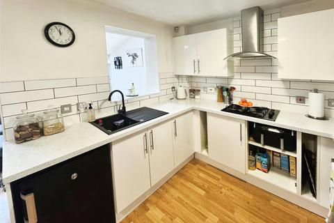 3 bedroom semi-detached house for sale, Nether Pasture, Netherfield, Nottingham