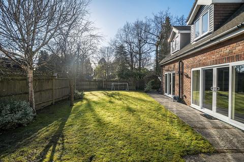 5 bedroom detached house for sale, Crossways Road, Surrey GU26