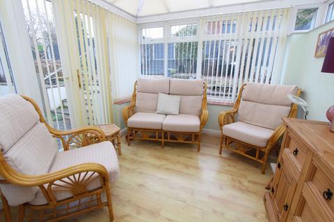 4 Royal Close, Brierley Hill, DY5 3HW