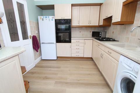 4 Royal Close, Brierley Hill, DY5 3HW