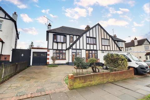 4 bedroom semi-detached house for sale, Highlands Boulevard, Leigh-on-Sea SS9