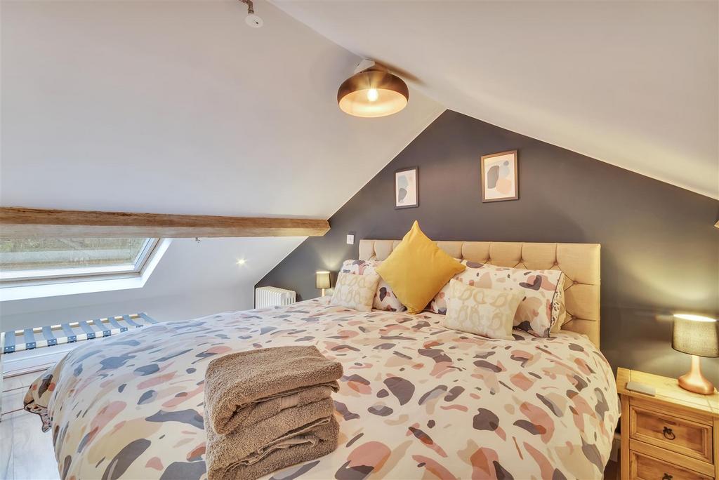 Annexe Bed 2.jpg