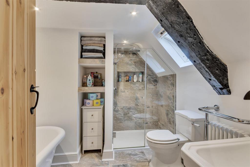 Family Bathroom.jpg