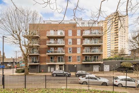 1 bedroom flat for sale, Rosemont Road, London W3