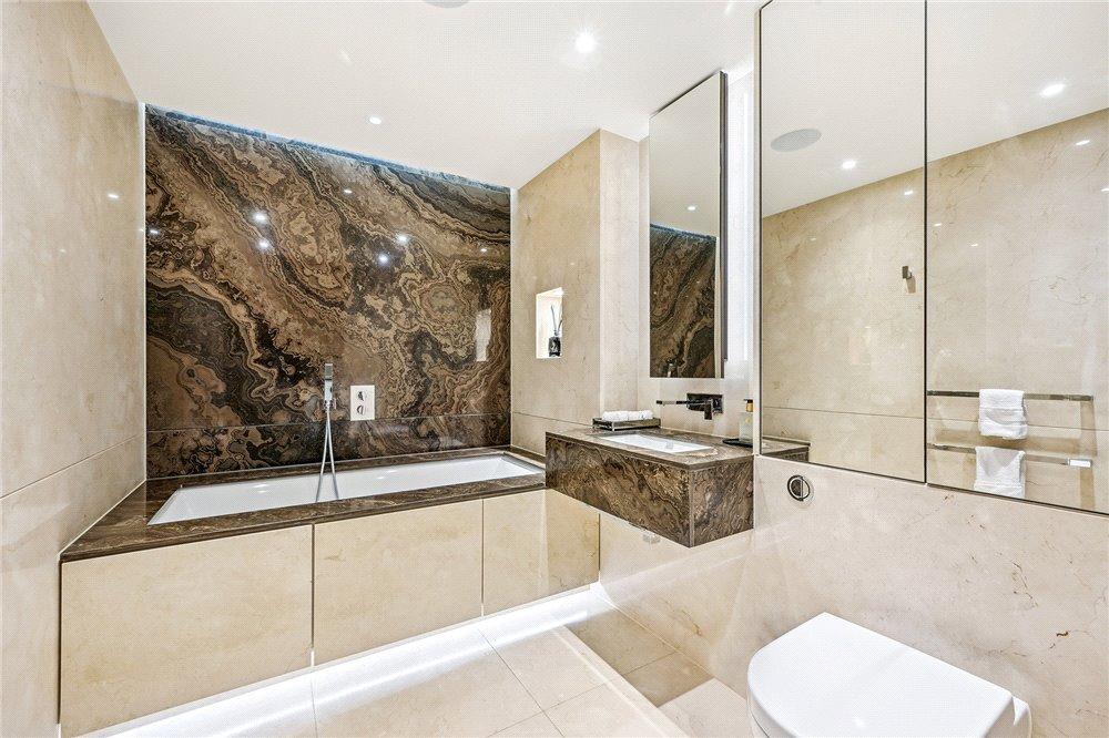 Famiy Bathroom