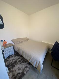 3 bedroom flat to rent, 3, London N16