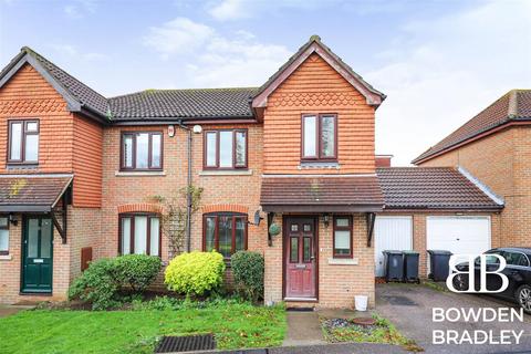 3 bedroom house for sale, Green Close, Epping Green, Epping