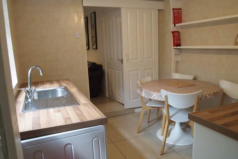 4 bedroom terraced house to rent, Cottrell Road, Roath,