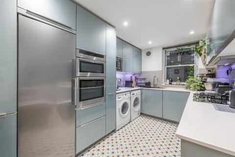 3 bedroom flat for sale, Garden Apartment, Lyndhurst Gardens, Hampstead, NW3